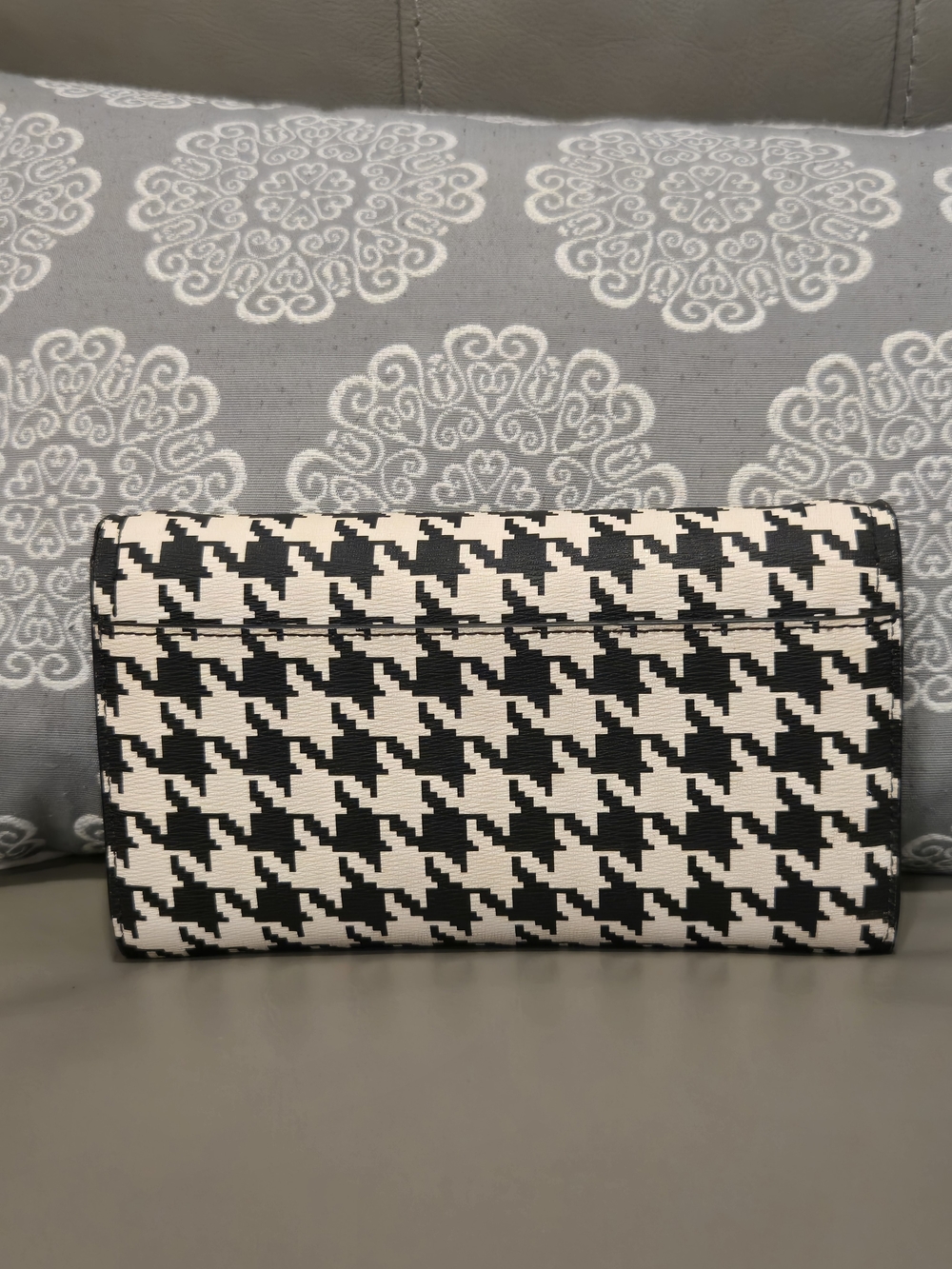 kate spade New York Black & White Houndstooth Convertible Wallet Crossbody Set - Picture 3 of 16